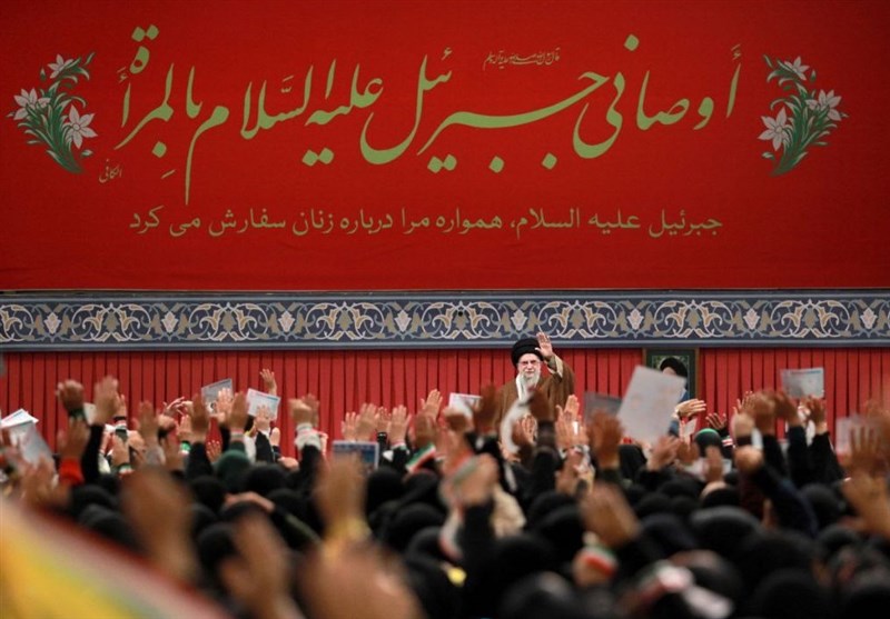 هزاران نفر از بانوان کشور با امام خامنهای دیدار کردند