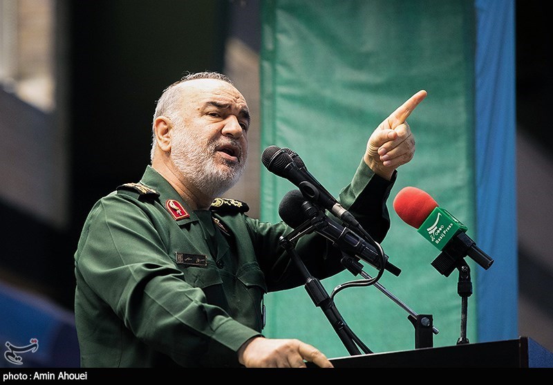 ارتش و سپاه در جایگاهی اند که میتوانند برای همدیگر فدا شوند