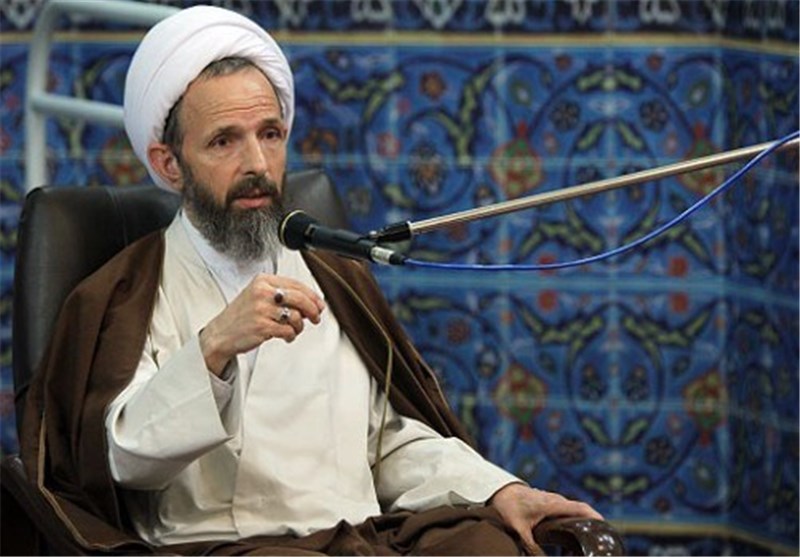 آیت‌الله رجبی: ولایت فقیه در مقام نظر و عمل متکی به مردم است