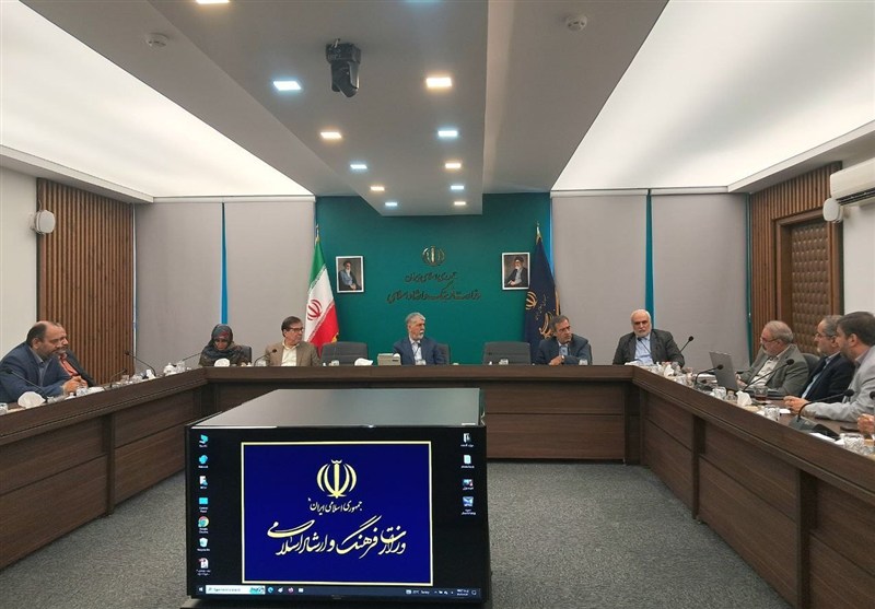 بررسی مسائل و چالشهای هنرهای تجسمی