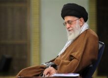 پیام رهبر انقلاب به قهرمانان تیم ملی کشتی آزاد؛ از تلاش اعجاب‌انگیز و رفتار تحسین‌آمیز شما تشکّر میکنم