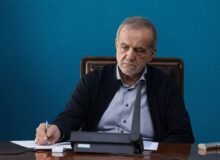 انتقاد رئیس‌جمهور از تعدد مجوزها و رانت ارزی/صدها میلیون دلار با انفعال مدیریتی صرف آیفون شد